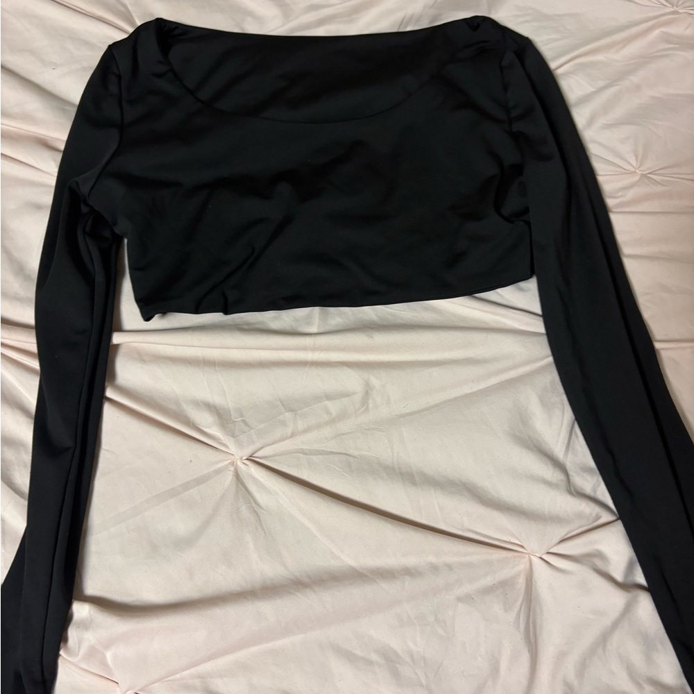 Elegant Black Long Sleeve Crop Top